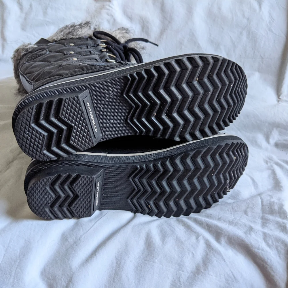 Like New Sorel women Tofino II boots size 6